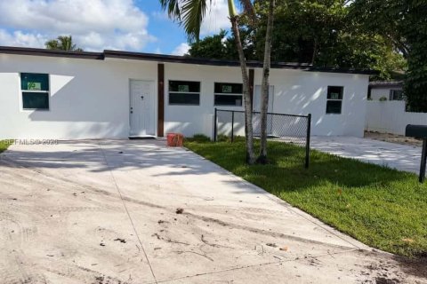 Immobilier commercial à Miami, Floride 116.13 m2 № 2079718