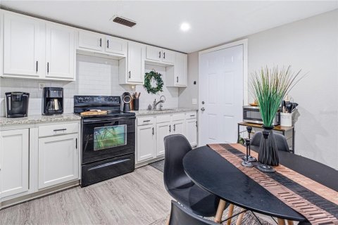 Casa en venta en Jacksonville, Florida, 3 dormitorios, 92.16 m2 № 2228497 - foto 4