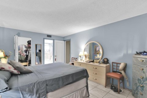 Condominio en venta en Palm Springs, Florida, 1 dormitorio, 72 m2 № 2146010 - foto 12