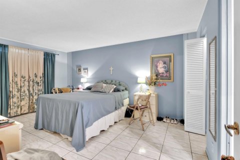 Condominio en venta en Palm Springs, Florida, 1 dormitorio, 72 m2 № 2146010 - foto 11