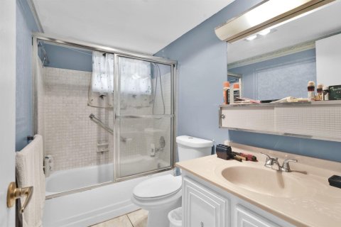 Condominio en venta en Palm Springs, Florida, 1 dormitorio, 72 m2 № 2146010 - foto 13