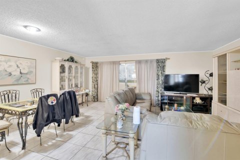 Condominio en venta en Palm Springs, Florida, 1 dormitorio, 72 m2 № 2146010 - foto 7
