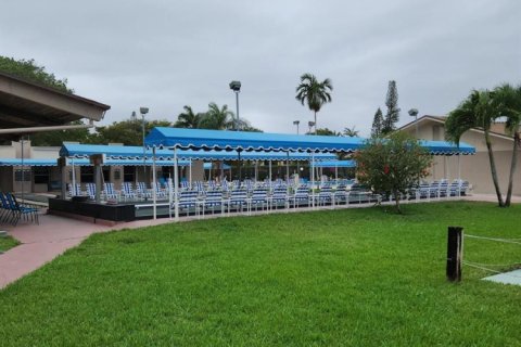 Condominio en venta en Palm Springs, Florida, 1 dormitorio, 72 m2 № 2146010 - foto 24