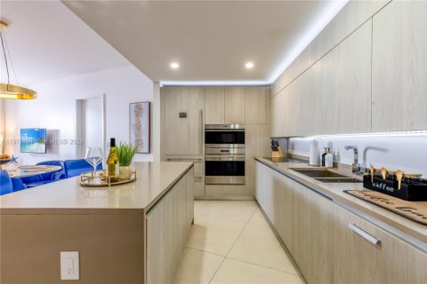 Купить кондоминиум в Холливуд, Флорида 2 спальни, 104.89м2, № 2032092 - фото 2