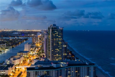 Купить кондоминиум в Холливуд, Флорида 2 спальни, 104.89м2, № 2032092 - фото 28