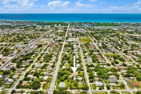 Villa ou maison à vendre à Boynton Beach, Floride: 4 chambres, 319.86 m2 № 2026119 - photo 5