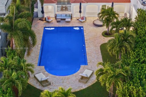 Villa ou maison à vendre à Boynton Beach, Floride: 4 chambres, 319.86 m2 № 2026119 - photo 15