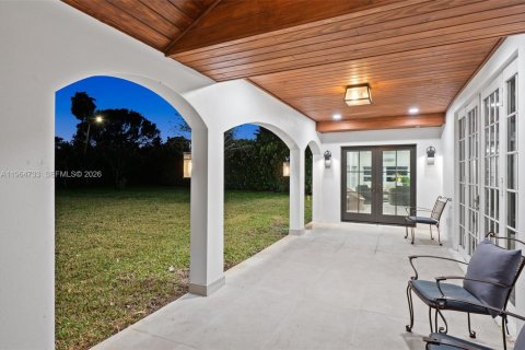 Villa ou maison à vendre à Boynton Beach, Floride: 4 chambres, 319.86 m2 № 2026119 - photo 24