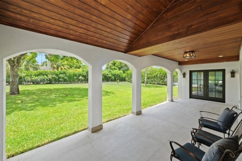 Villa ou maison à vendre à Boynton Beach, Floride: 4 chambres, 319.86 m2 № 2026119 - photo 10