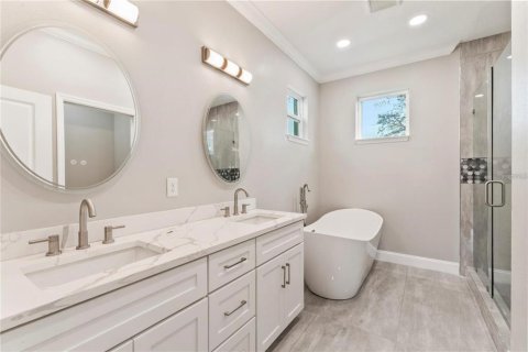 Townhouse in Tampa, Florida 3 bedrooms, 212.1 sq.m. № 2205794 - photo 3