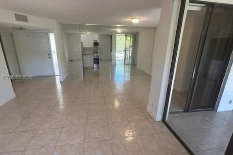 Condominio en venta en Coconut Creek, Florida, 2 dormitorios, 90.86 m2 № 2011454 - foto 5