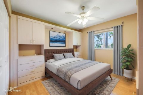House in North Fort Myers, Florida 3 bedrooms, 180.6 sq.m. № 1904321 - photo 27