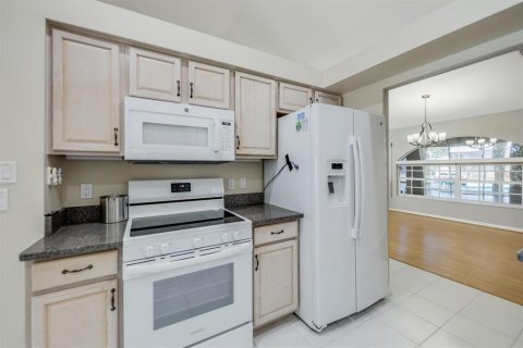 House in North Fort Myers, Florida 3 bedrooms, 180.6 sq.m. № 1904321 - photo 15