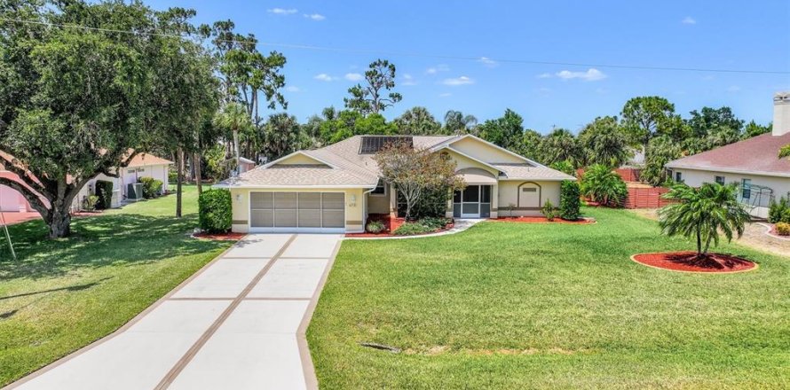 House in North Fort Myers, Florida 3 bedrooms, 180.6 sq.m. № 1904321