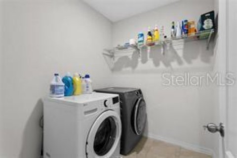 House in Kissimmee, Florida 8 bedrooms, 262.36 sq.m. № 2098454 - photo 26