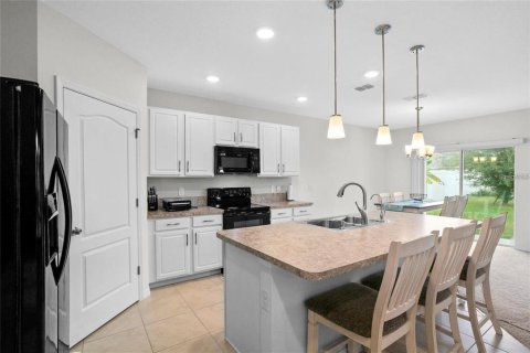 House in Kissimmee, Florida 8 bedrooms, 262.36 sq.m. № 2098454 - photo 12
