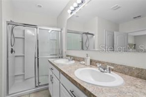 House in Kissimmee, Florida 8 bedrooms, 262.36 sq.m. № 2098454 - photo 25