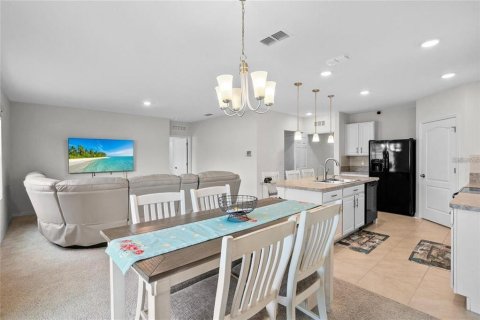 House in Kissimmee, Florida 8 bedrooms, 262.36 sq.m. № 2098454 - photo 14