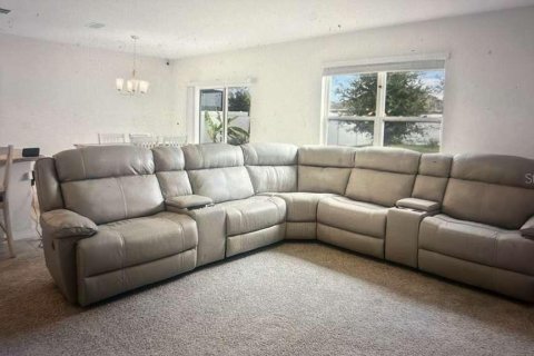 House in Kissimmee, Florida 8 bedrooms, 262.36 sq.m. № 2098454 - photo 17