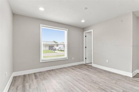 Casa en venta en New Port Richey, Florida, 3 dormitorios, 99.13 m2 № 2210132 - foto 17