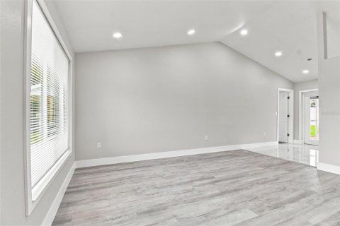 Casa en venta en New Port Richey, Florida, 3 dormitorios, 99.13 m2 № 2210132 - foto 5
