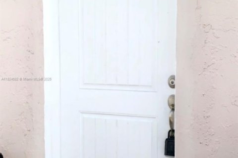 Снять в аренду коммерческую недвижимость в Санрайз, Флорида 1 спальня, 144.46м2, № 1790411 - фото 6