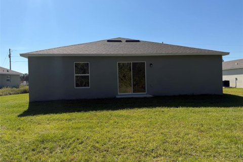 Villa ou maison à vendre à Poinciana, Floride: 4 chambres, 167.41 m2 № 2125345 - photo 4