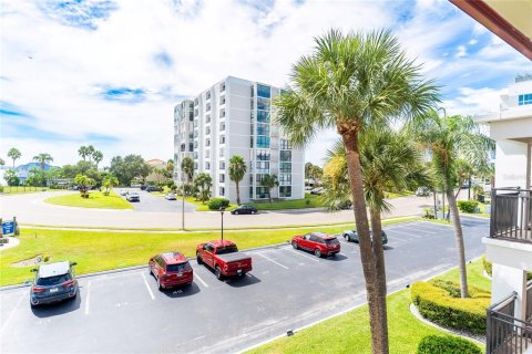 Condo in Clearwater, Florida, 2 bedrooms  № 2396557 - photo 5