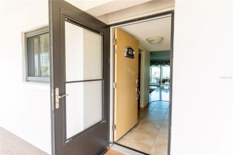 Condo in Clearwater, Florida, 2 bedrooms  № 2396557 - photo 8