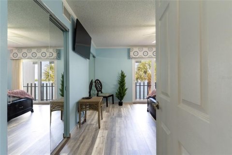 Condo in Clearwater, Florida, 2 bedrooms  № 2396557 - photo 15