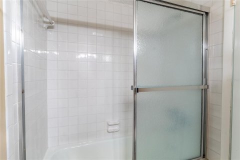 Condo in Clearwater, Florida, 2 bedrooms  № 2396557 - photo 25