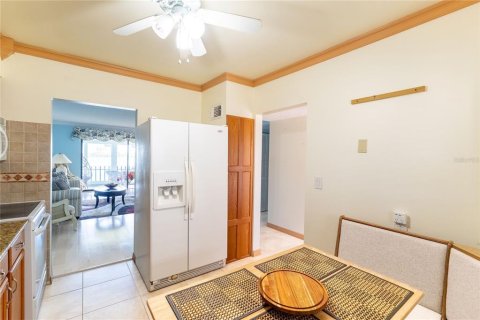 Condo in Clearwater, Florida, 2 bedrooms  № 2396557 - photo 11