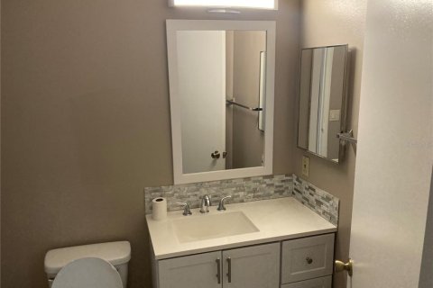 Condo in Orlando, Florida, 2 bedrooms  № 1802869 - photo 11