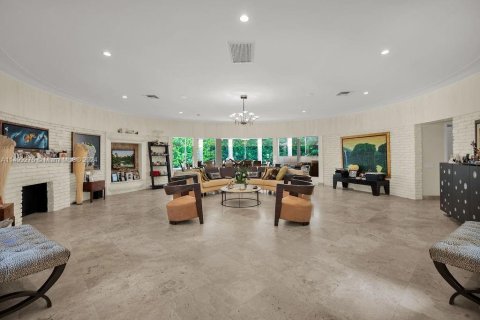House in Bal Harbour, Florida 7 bedrooms, 472.5 sq.m. № 2088400 - photo 8