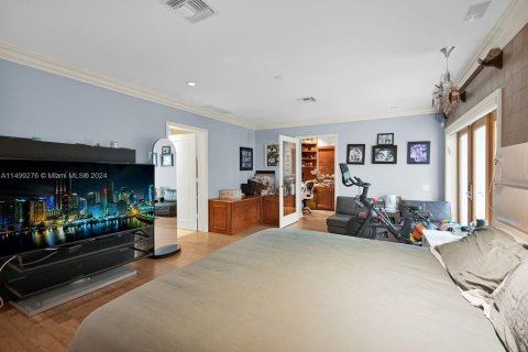 House in Bal Harbour, Florida 7 bedrooms, 472.5 sq.m. № 2088400 - photo 12
