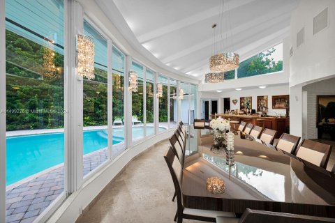House in Bal Harbour, Florida 7 bedrooms, 472.5 sq.m. № 2088400 - photo 2