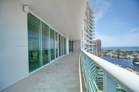 Condo in Aventura, Florida, 4 bedrooms  № 1821757 - photo 19