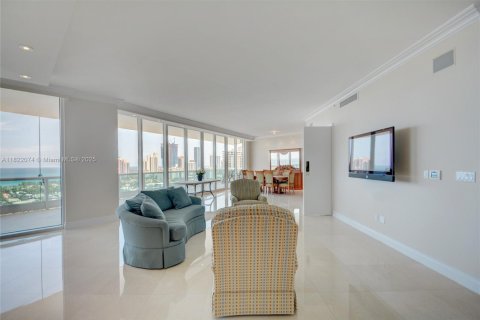 Condo in Aventura, Florida, 4 bedrooms  № 1821757 - photo 3