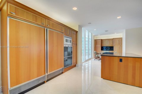 Condo in Aventura, Florida, 4 bedrooms  № 1821757 - photo 16