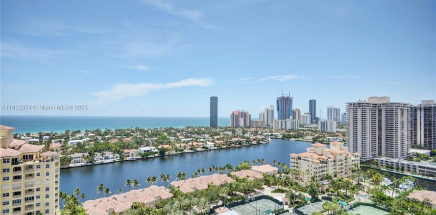 Condo in Aventura, Florida, 4 bedrooms  № 1821757