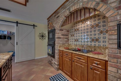 Купить виллу или дом в Делтона, Флорида 13 комнат, 316.05м2, № 1907537 - фото 20