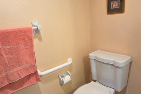 Condominio en venta en Deerfield Beach, Florida, 2 dormitorios, 84.26 m2 № 2034249 - foto 8