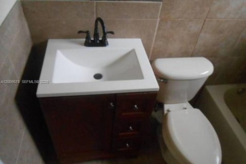 Villa ou maison à Deerfield Beach, Floride 4 chambres, 118.54 m2 № 2178940