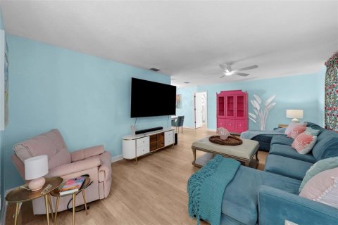 Villa ou maison à vendre à Tierra Verde, Floride: 3 chambres, 178.37 m2 № 1919797 - photo 5