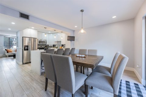 Adosado en venta en Miami, Florida, 2 dormitorios, 107.02 m2 № 1964495 - foto 14