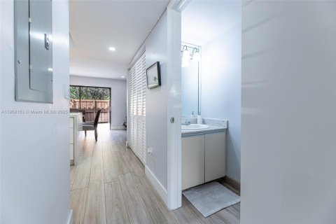 Adosado en venta en Miami, Florida, 2 dormitorios, 107.02 m2 № 1964495 - foto 10