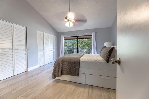 Adosado en venta en Miami, Florida, 2 dormitorios, 107.02 m2 № 1964495 - foto 25