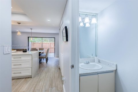Adosado en venta en Miami, Florida, 2 dormitorios, 107.02 m2 № 1964495 - foto 11
