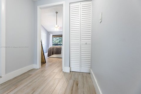 Adosado en venta en Miami, Florida, 2 dormitorios, 107.02 m2 № 1964495 - foto 23