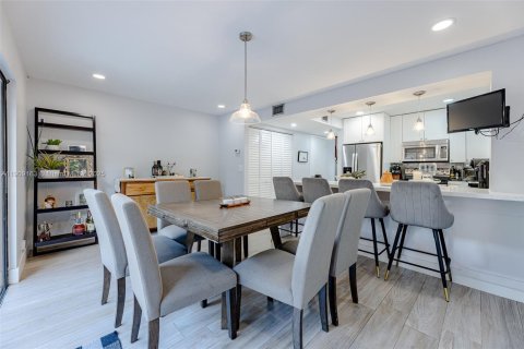 Adosado en venta en Miami, Florida, 2 dormitorios, 107.02 m2 № 1964495 - foto 15